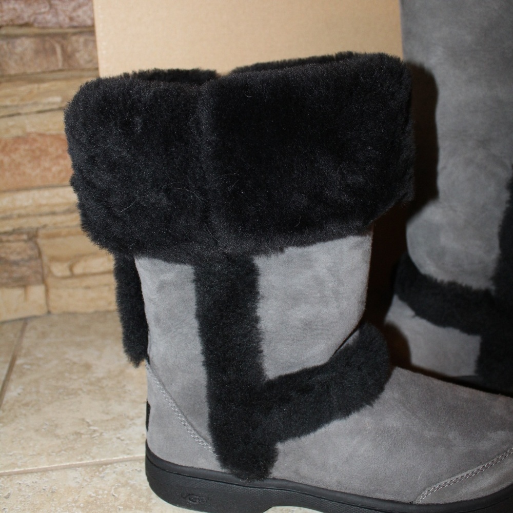 UGG WOMEN'S SUNBURST TALL SUEDE SHEARLING BOOTS NEW - Picture 2 of 6